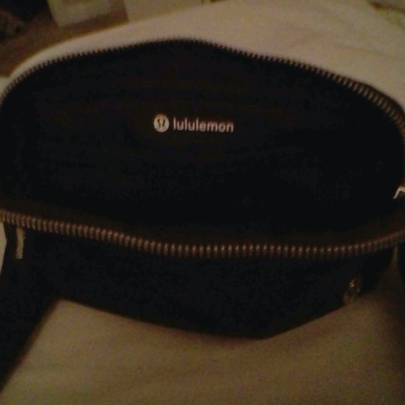 Mini Lululemon Belt Bag - Picture 5 of 6